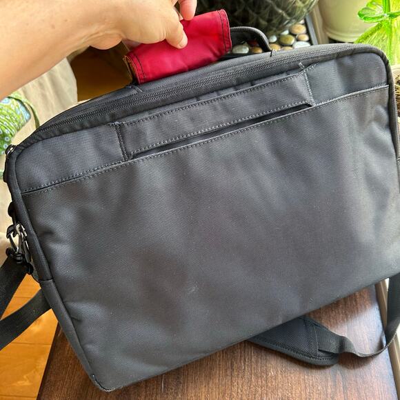 Thule Subterra laptop messenger bag black 16” - Picture 5 of 12